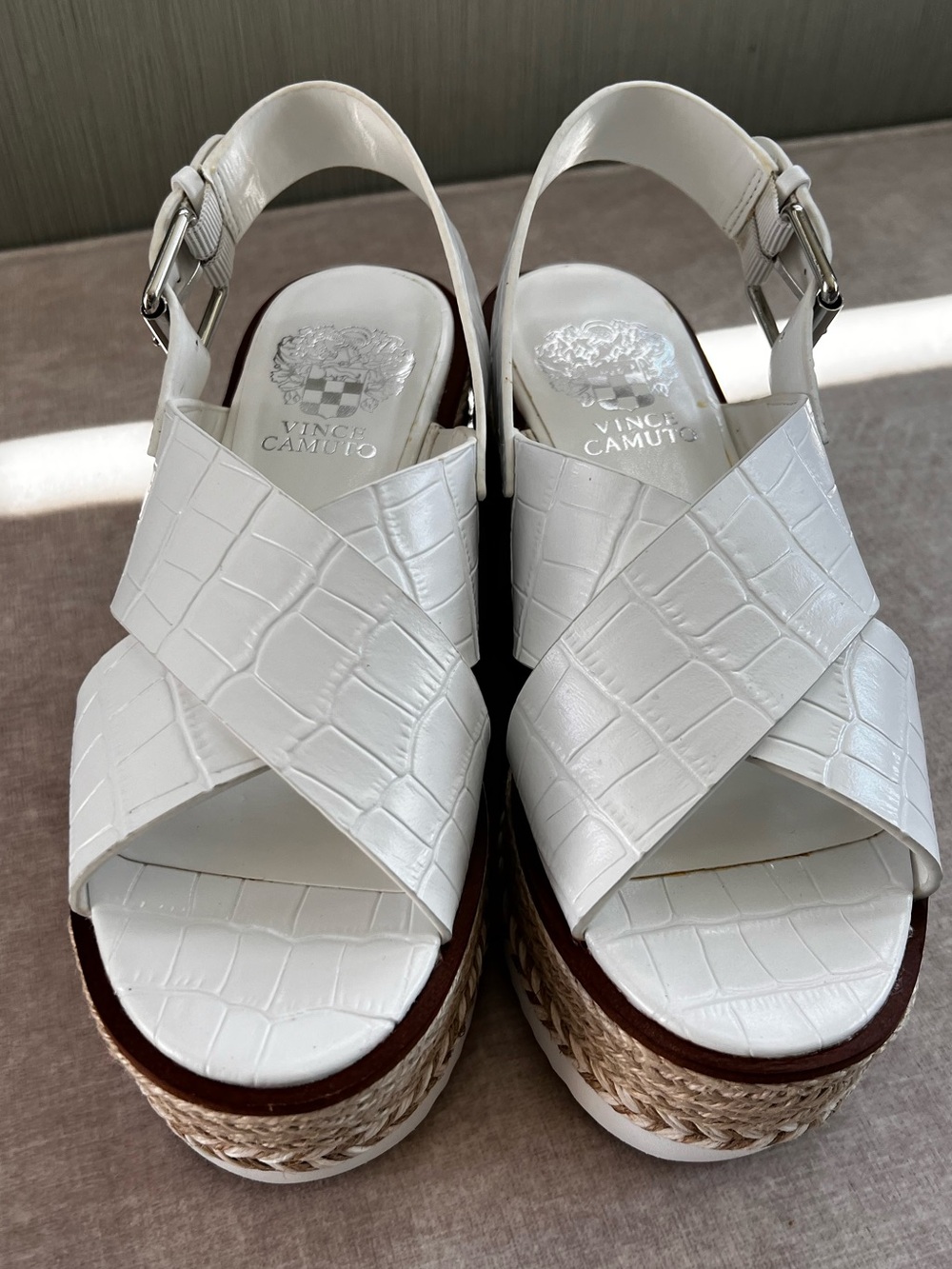 Vince Camuto White Croc-Texture Platform Sandals - Women, Size 5.5, New - Picture 3 of 7